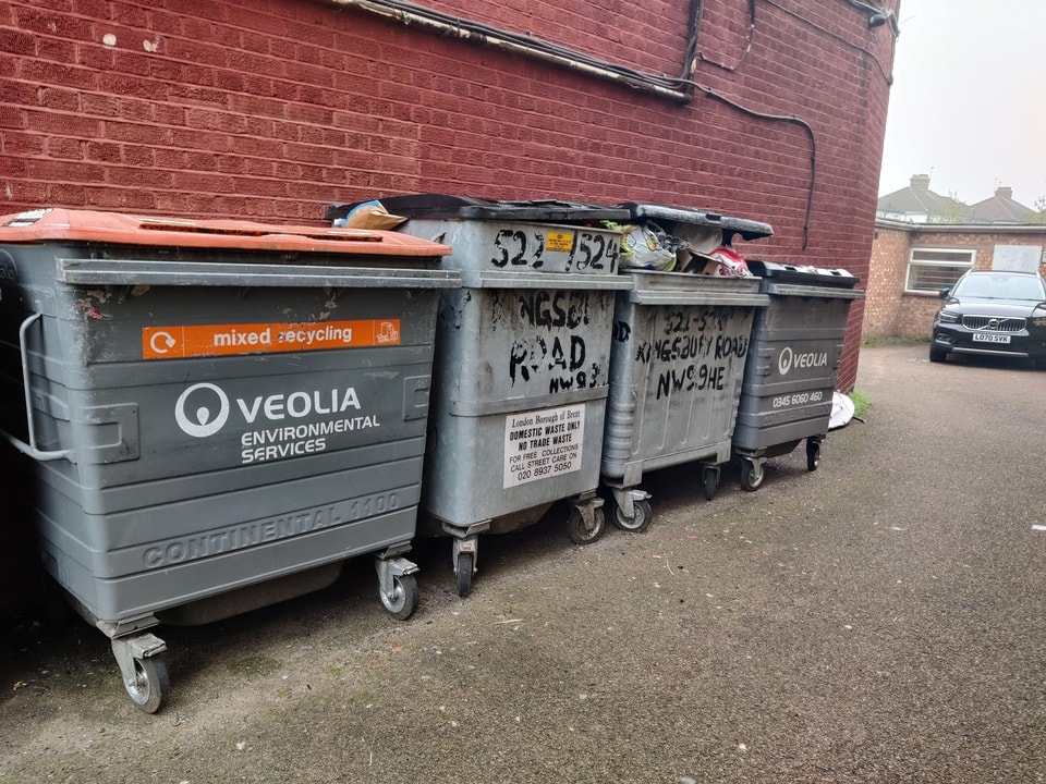 Input Kingsbury Library Residents BINS. Very unheal... London